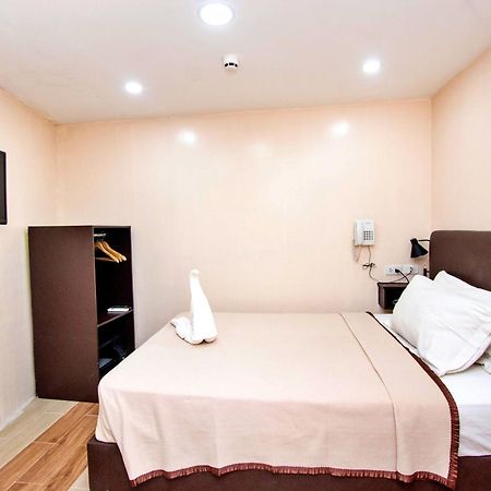 Emerald Island Hotel Balabag  Экстерьер фото