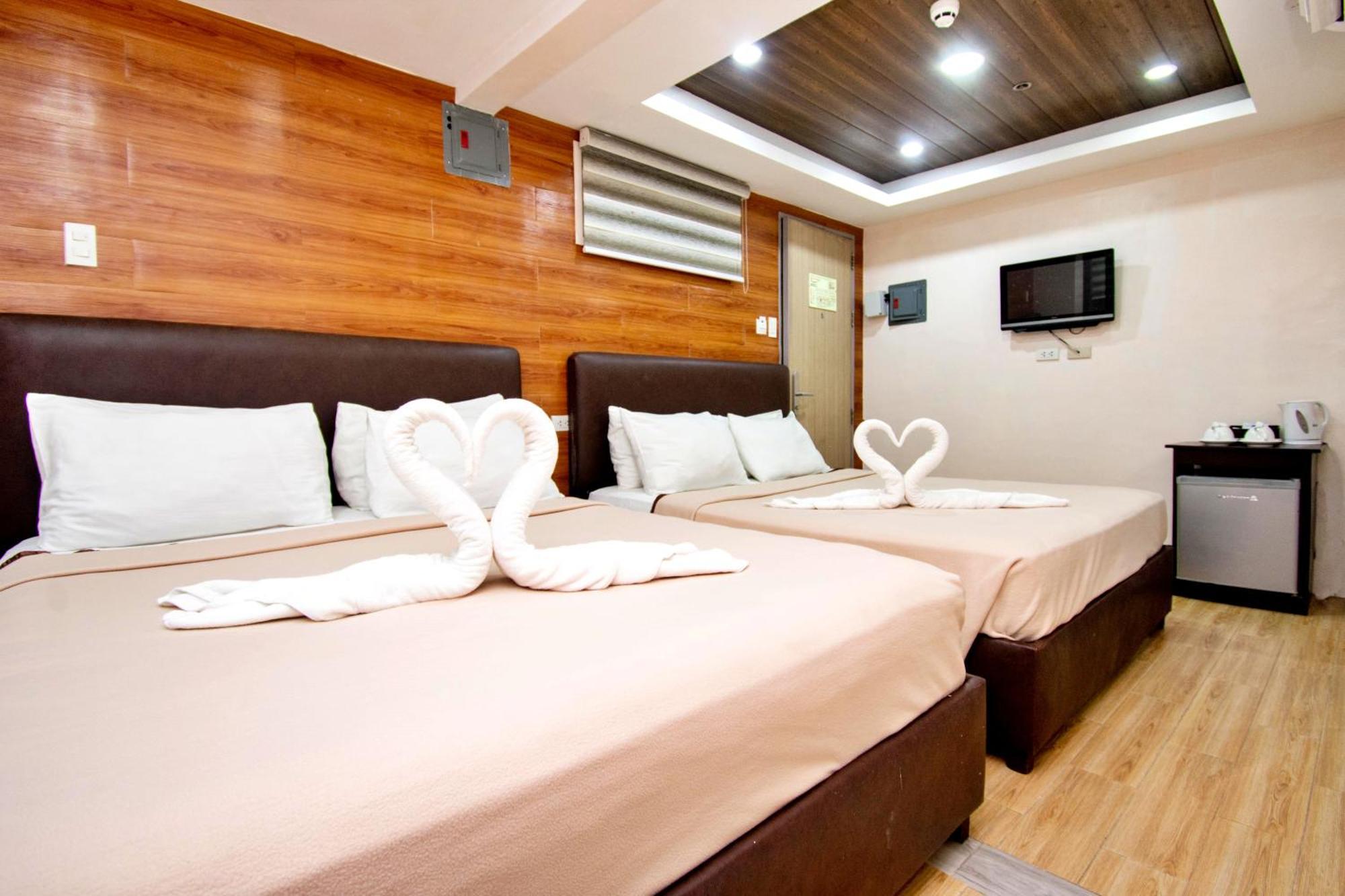 Emerald Island Hotel Balabag  Экстерьер фото